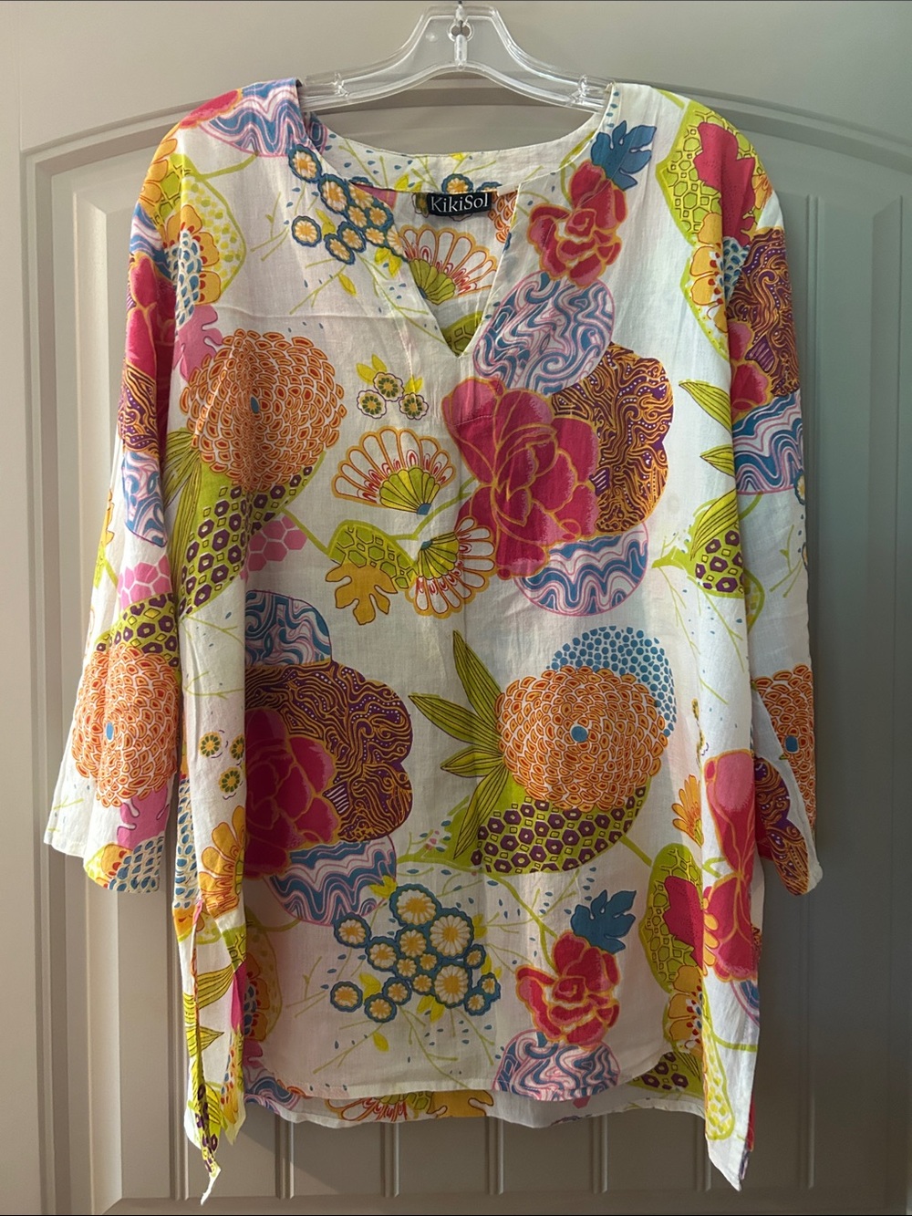 KikiSol White Floral V‑Neck Tunic with Multicolor Blooms
